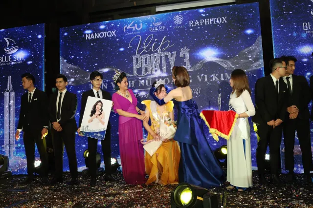 CEO Nguyễn Tâm Uyên tỏa sáng tại Vip Party 3