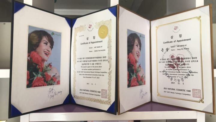 Chị Phương Heli giành giải nhì tại Natural Cosmetic Fair - Jeju, Hàn Quốc.