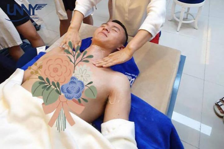 Massage trị liệu R4U cũng đang rất được yêu thích tại Unny Spa.