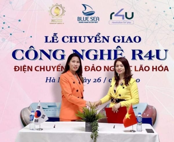 CEO Mai Anh và CEO Tâm Uyên trong lễ chuyển giao công nghệ R4U